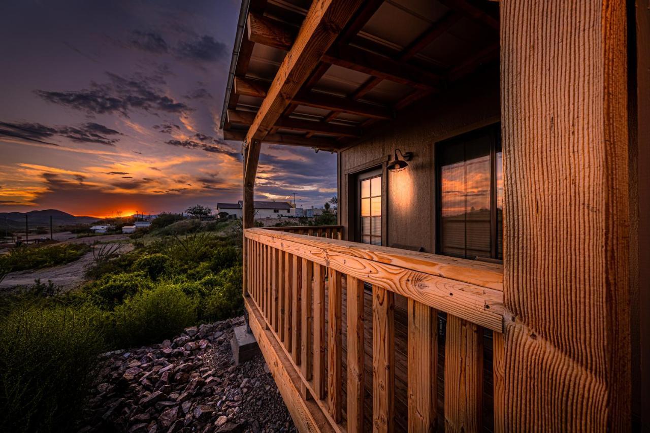 Miners Cabin #4 - King Bed - Private Balcony With Views تومبستون المظهر الخارجي الصورة
