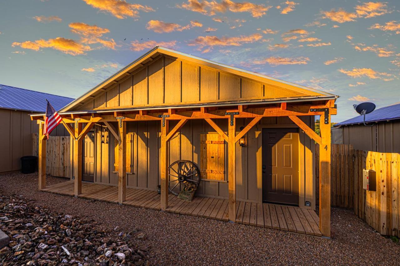Miners Cabin #4 - King Bed - Private Balcony With Views تومبستون المظهر الخارجي الصورة
