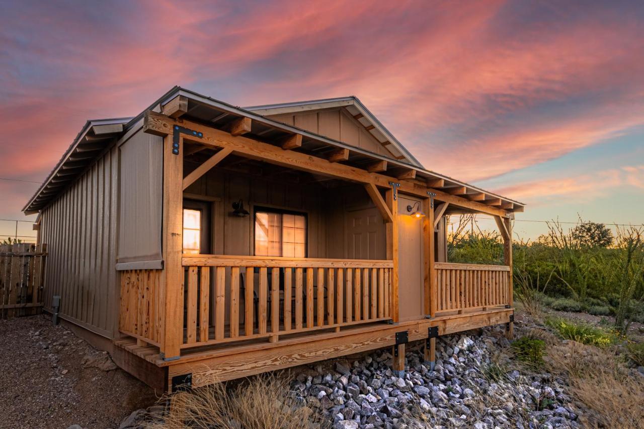 Miners Cabin #4 - King Bed - Private Balcony With Views تومبستون المظهر الخارجي الصورة
