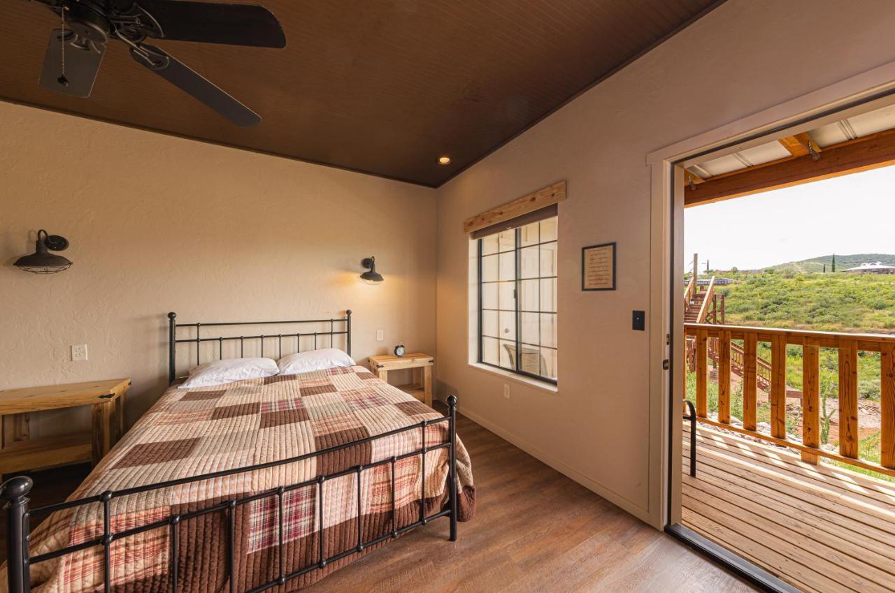 Miners Cabin #4 - King Bed - Private Balcony With Views تومبستون المظهر الخارجي الصورة