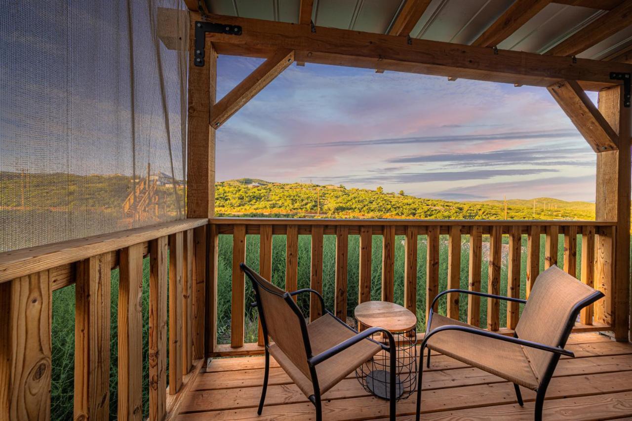 Miners Cabin #4 - King Bed - Private Balcony With Views تومبستون المظهر الخارجي الصورة
